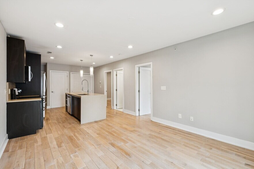 More Photos Of 1516 Green St, Philadelphia Apartments For Sale
