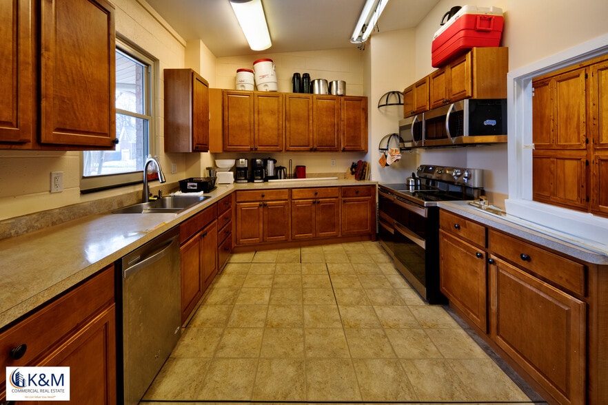 More Photos Of 5610 Inverchapel Rd, Springfield Specialty For Sale