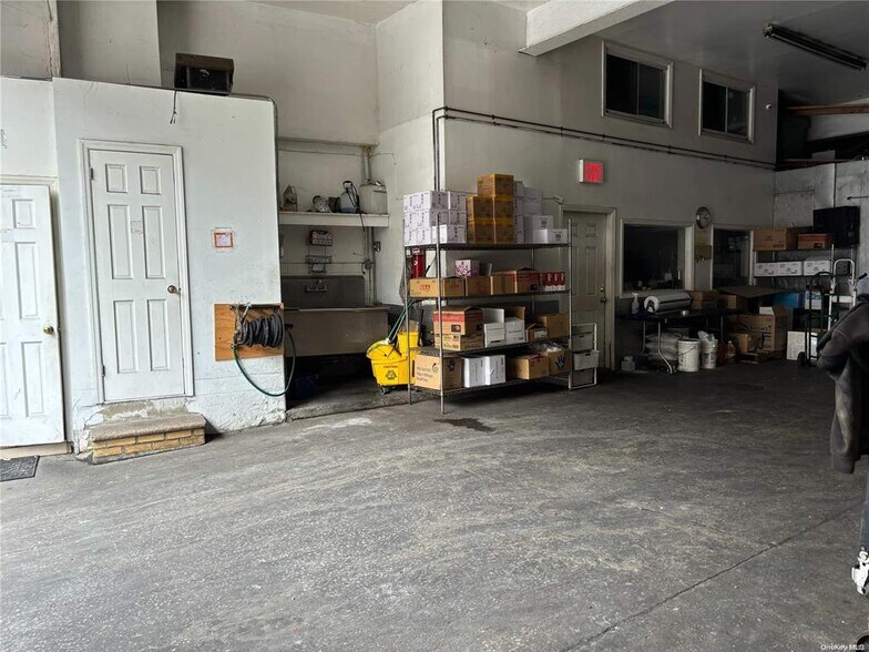 More Photos Of 122 Kingsland Ave, Brooklyn Freestanding For Sale