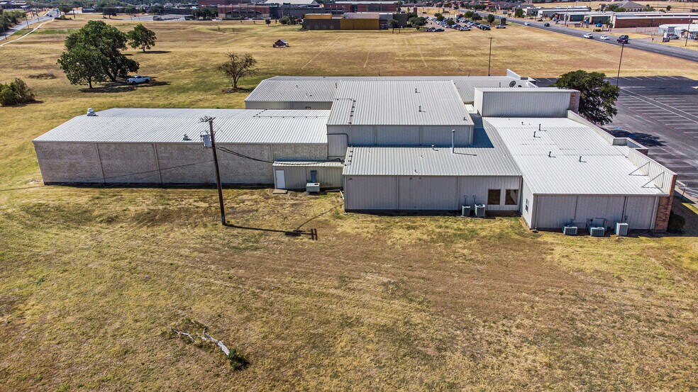 More Photos Of 1014 N Nolan River Rd, Cleburne Medical For Sale
