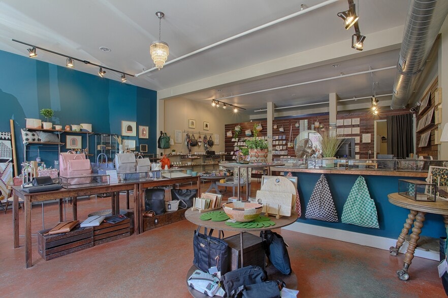 More Photos Of 1723-1747 NE Alberta St, Portland Office For Lease