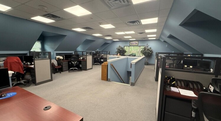 More Photos Of 821-823 Jericho Tpke, Smithtown Office For Sale