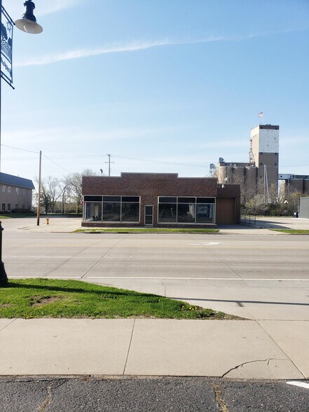 More Photos Of 828 Main St, Red Wing Auto Repair For Sale