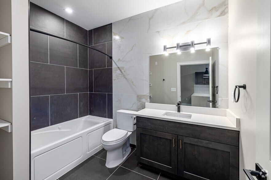 More Photos Of 920-924 Farmington Ave, West Hartford Apartments For Lease