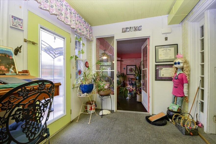 More Photos Of 1911 Memorial Ave SW, Roanoke Office Residential For Sale