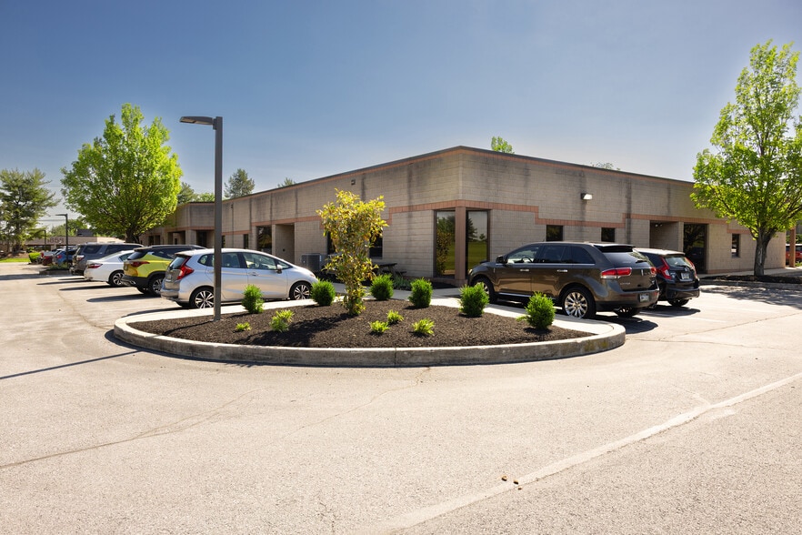 More Photos Of 1851 Charter Ln, Lancaster Office For Lease