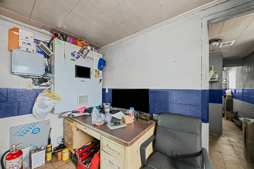 More Photos Of 44 E Harrison St, Alliance Carwash For Sale