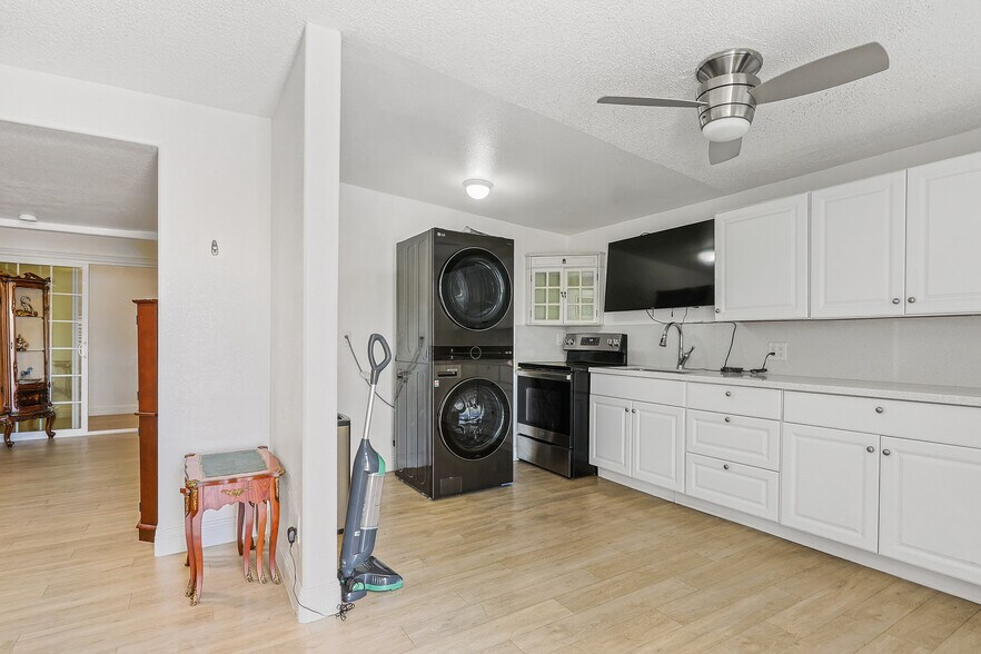 More Photos Of 303 Tin St, Henderson Office Residential For Sale