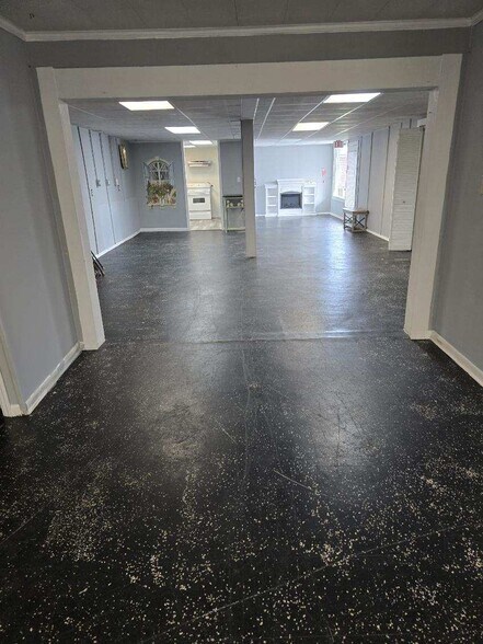More Photos Of 305.5 N Logan St, Gaffney Storefront Retail Residential For Sale