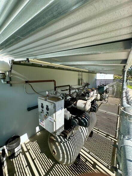 More Photos Of 9955 Mesa Rim Rd, San Diego Light Manufacturing For Lease