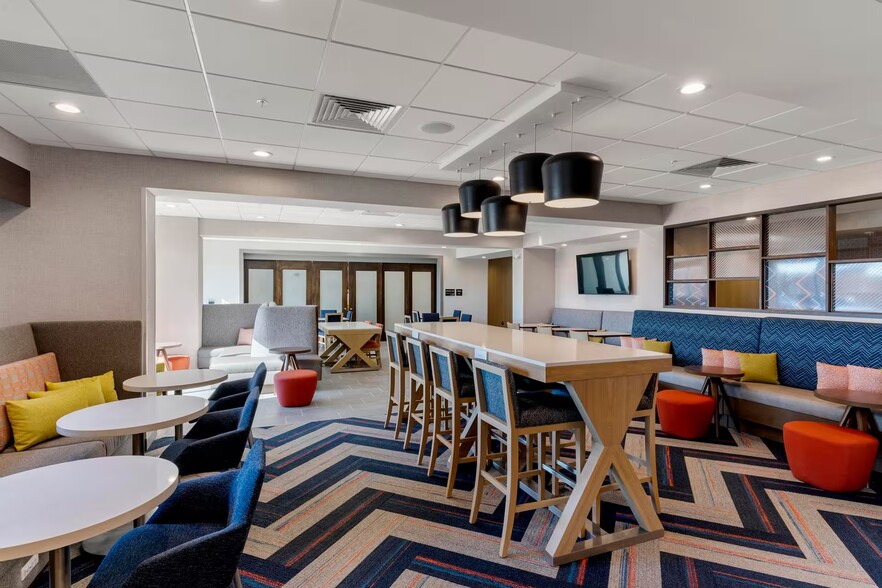 More Photos Of 4380 Integrity Center Pt, Colorado Springs Hotel For Sale