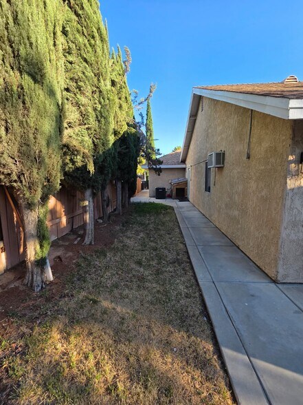 More Photos Of 3833 E Avenue R12, Palmdale Healthcare For Sale