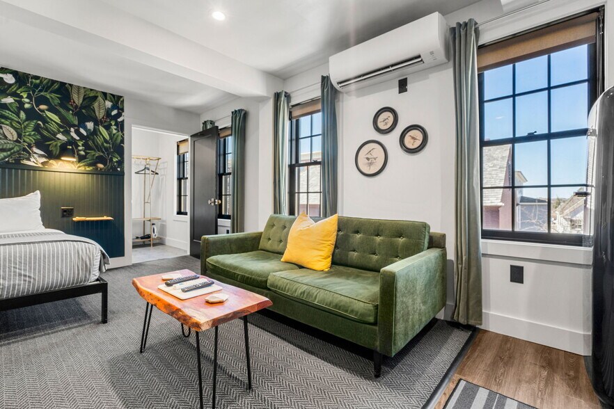 More Photos Of 409 The Hill, Portsmouth Hotel For Sale