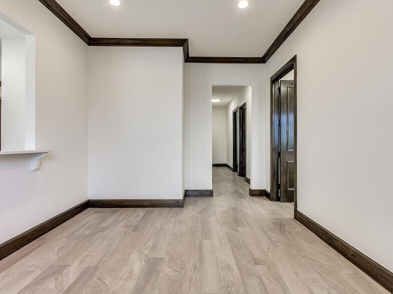 More Photos Of 4331 Adams, Norman Office For Lease