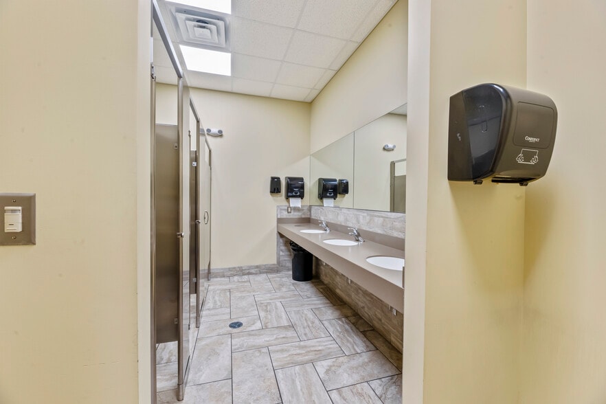 More Photos Of 154 Tices Ln, East Brunswick Manufacturing For Sale