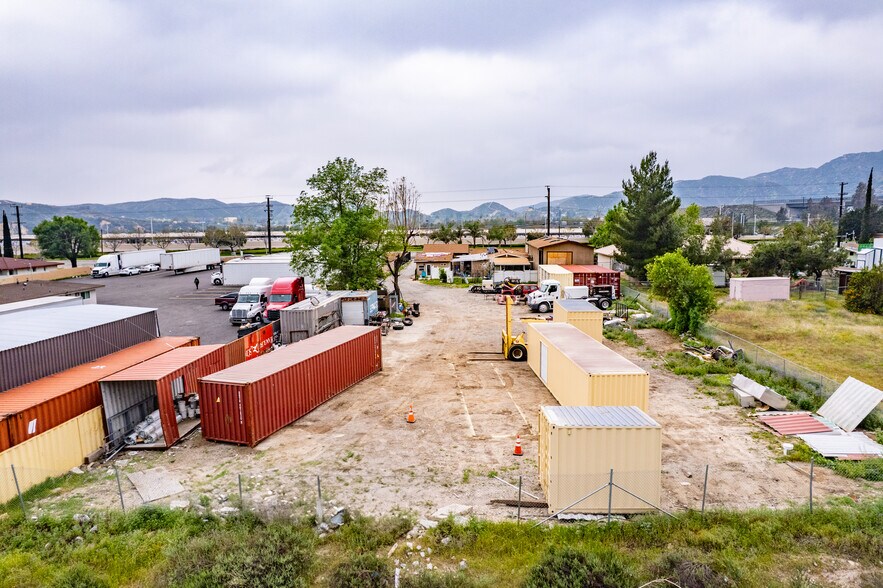 More Photos Of 18642 Cajon Blvd, San Bernardino Warehouse For Sale