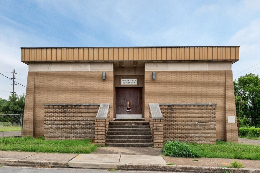 More Photos Of 210 Woodruff St, Madison Specialty For Sale