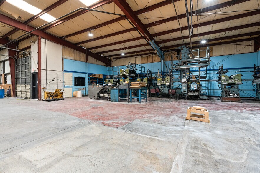 More Photos Of 100 N 11th St, Van Buren Warehouse For Sale