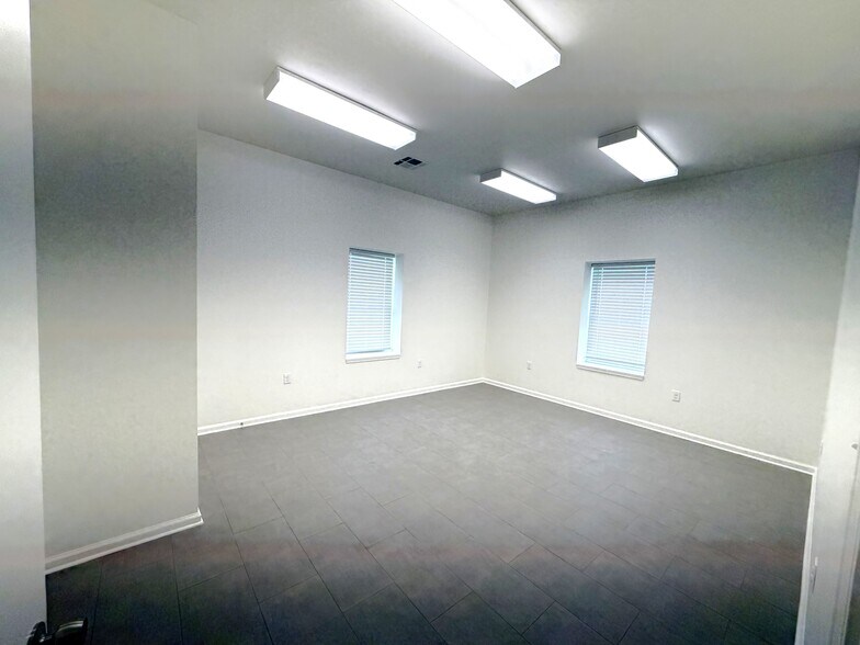 More Photos Of 290 Trinity ln, Gray Land For Lease