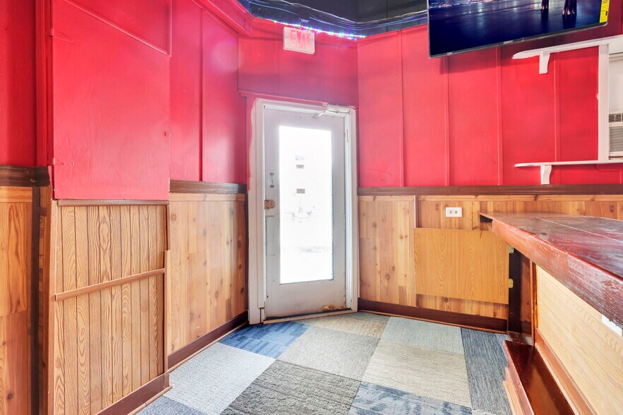 More Photos Of 11472 Broad St SW, Pataskala Bar For Lease