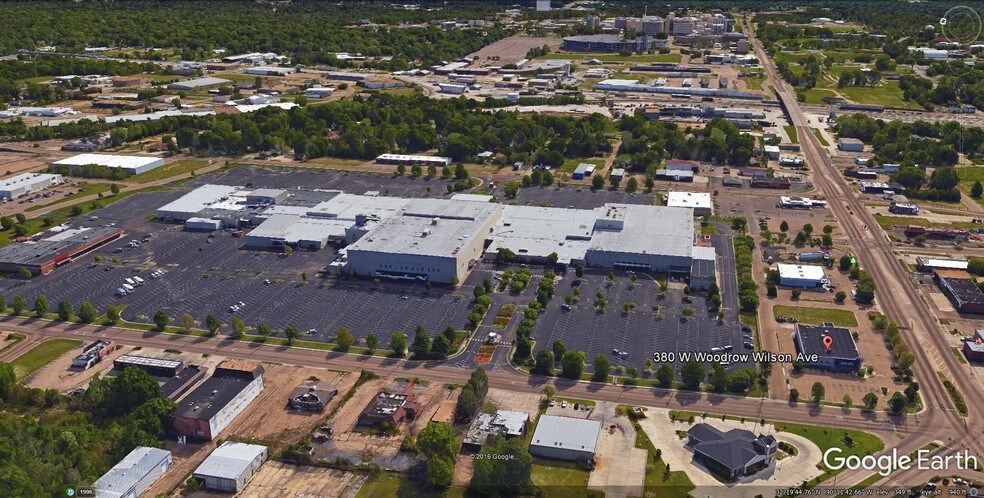 More Photos Of 380 W Woodrow Wilson Ave, Jackson General Retail For Sale