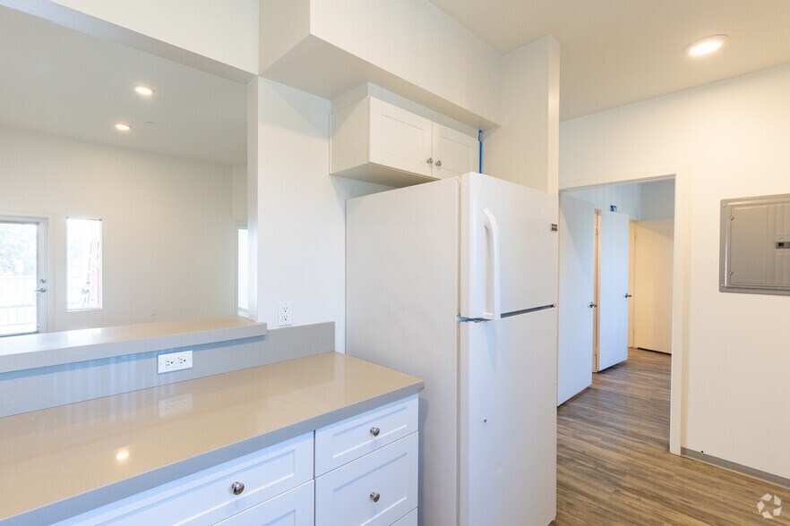 More Photos Of 18528 Chase St, Northridge Apartments For Sale