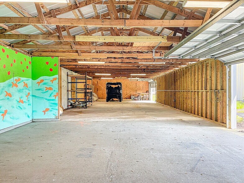 More Photos Of 112 N Mulrennan Rd, Valrico Warehouse For Sale