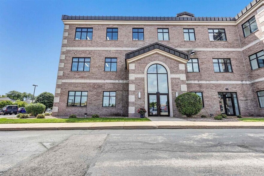 Primary Photo Of 325 Reid St, De Pere Office For Sale