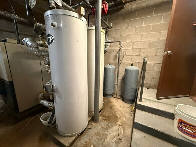 More Photos Of 554 Silas Deane Hwy, Wethersfield Apartments For Sale