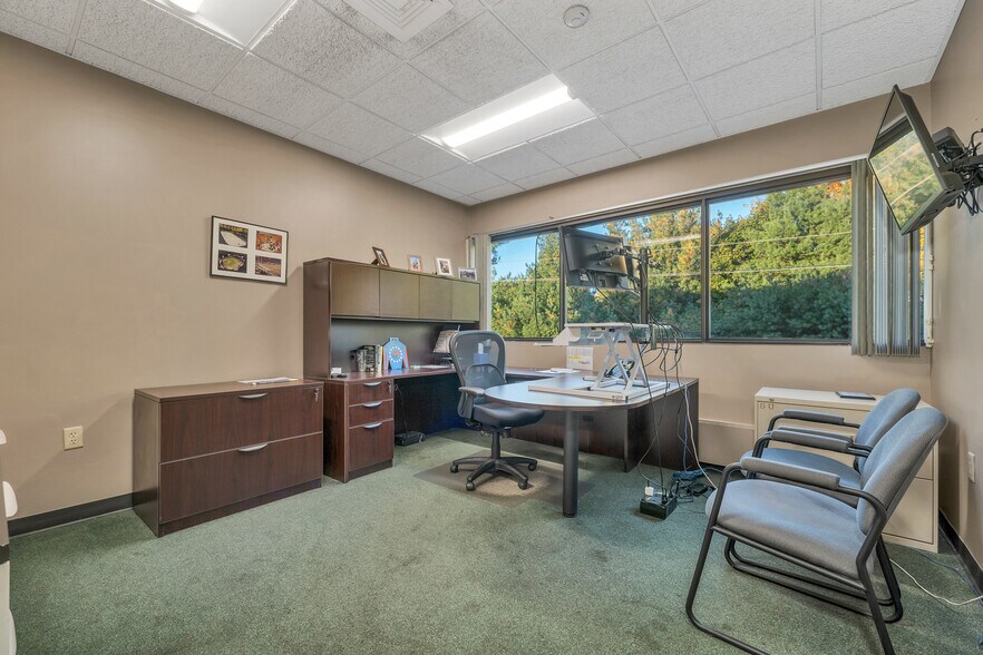 More Photos Of 231 Sutton St, North Andover Medical For Sale