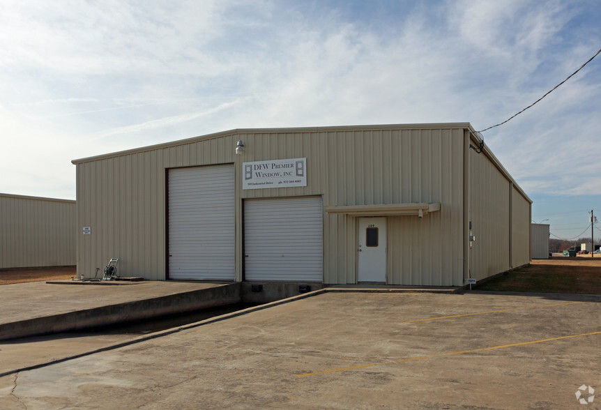 Primary Photo Of 209 Industrial Dr, Forney Warehouse For Lease