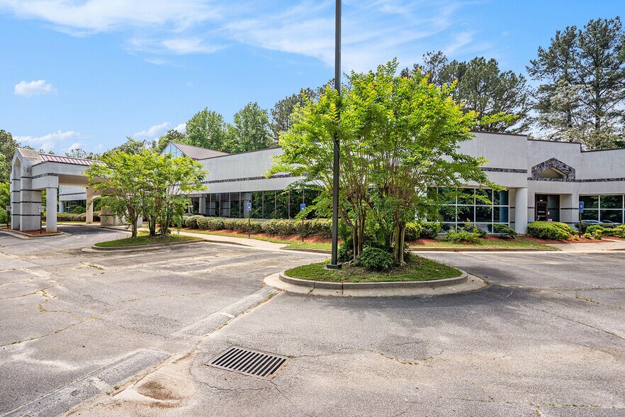 More Photos Of 4000 Corporate Center Dr, Morrow Medical For Sale
