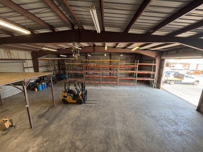 More Photos Of 540 NE 26th Ct, Pompano Beach Warehouse For Lease