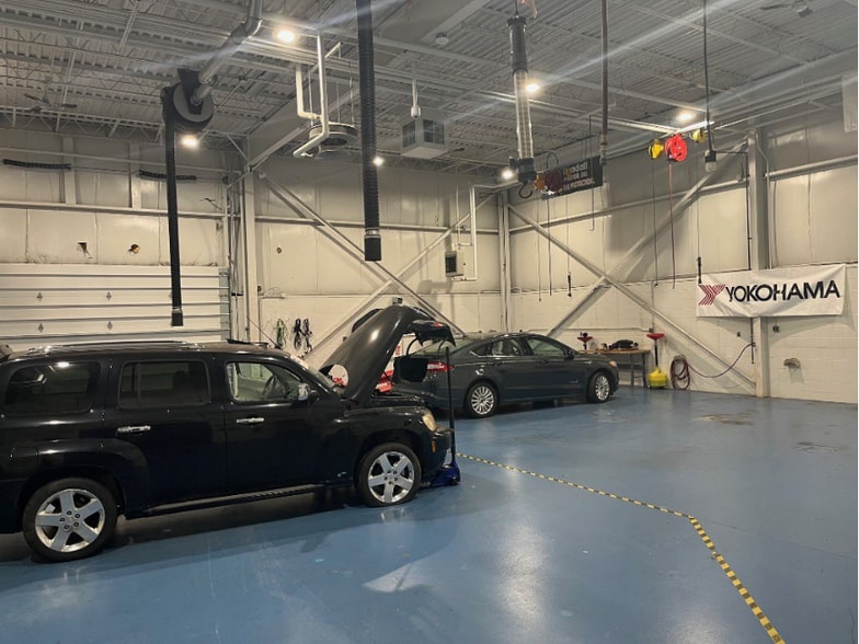 More Photos Of 2101 Pennsylvania Ave, York Manufacturing For Sale