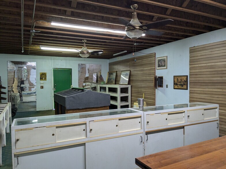 More Photos Of 1423 N Lewis Ave, Tulsa Freestanding For Sale
