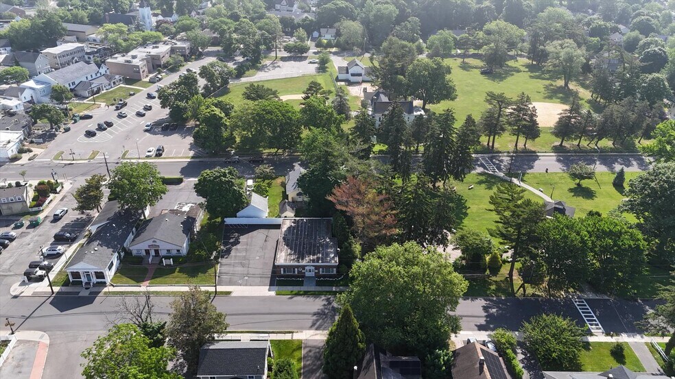 More Photos Of 33 Candee Ave, Sayville Medical For Lease