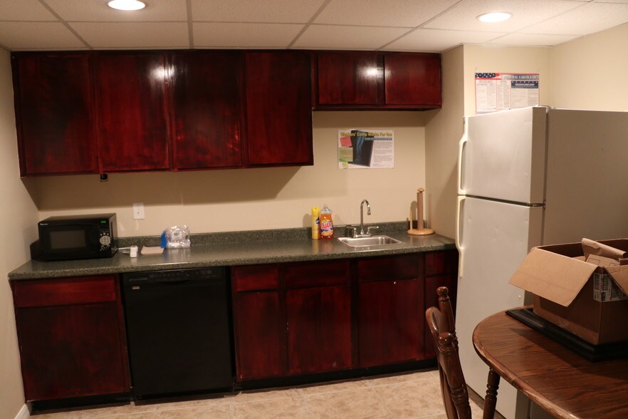 More Photos Of 6232 Madison St, New Port Richey Office For Sale