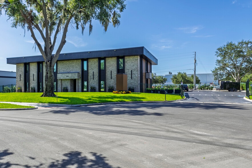 More Photos Of 7335 Lake Ellenor Dr, Orlando Office For Sale