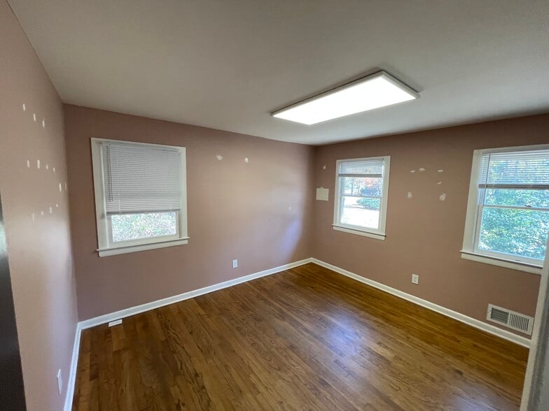 More Photos Of 710 Gaines School Rd, Athens General Retail For Sale