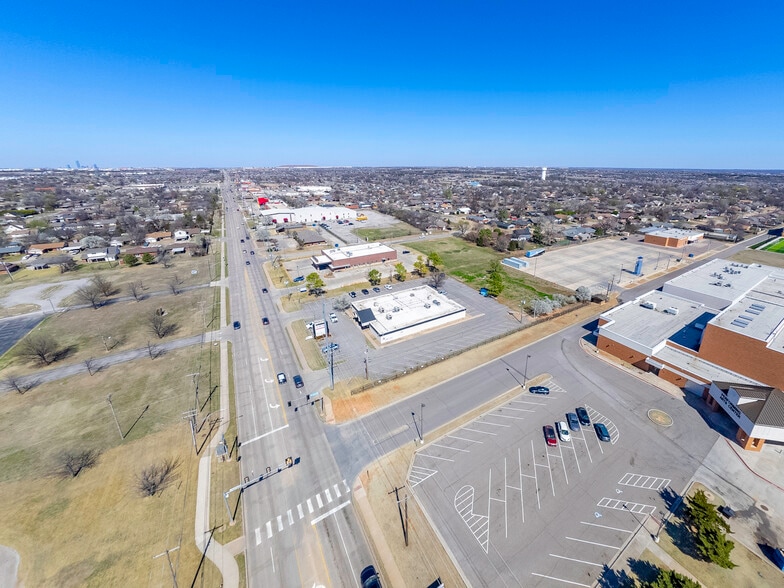 More Photos Of 400 N Eastern Ave, Moore Medical For Sale