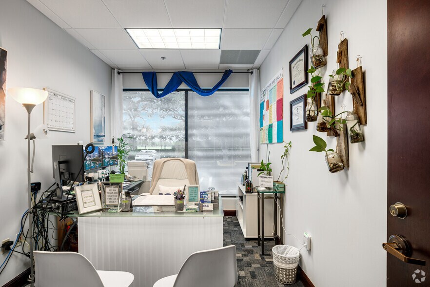 More Photos Of 1375 Gateway Blvd, Boynton Beach Coworking Space