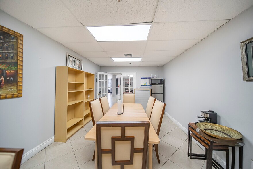 More Photos Of 3018 NW 79th Ave, Doral Warehouse For Lease