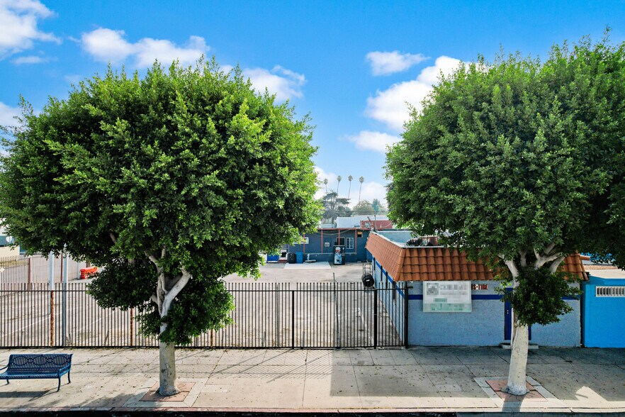 More Photos Of 310 N Long Beach Blvd, Compton Storefront Retail Office For Sale