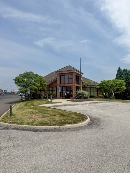 More Photos Of 220 Richland Rd, Marion Bank For Lease