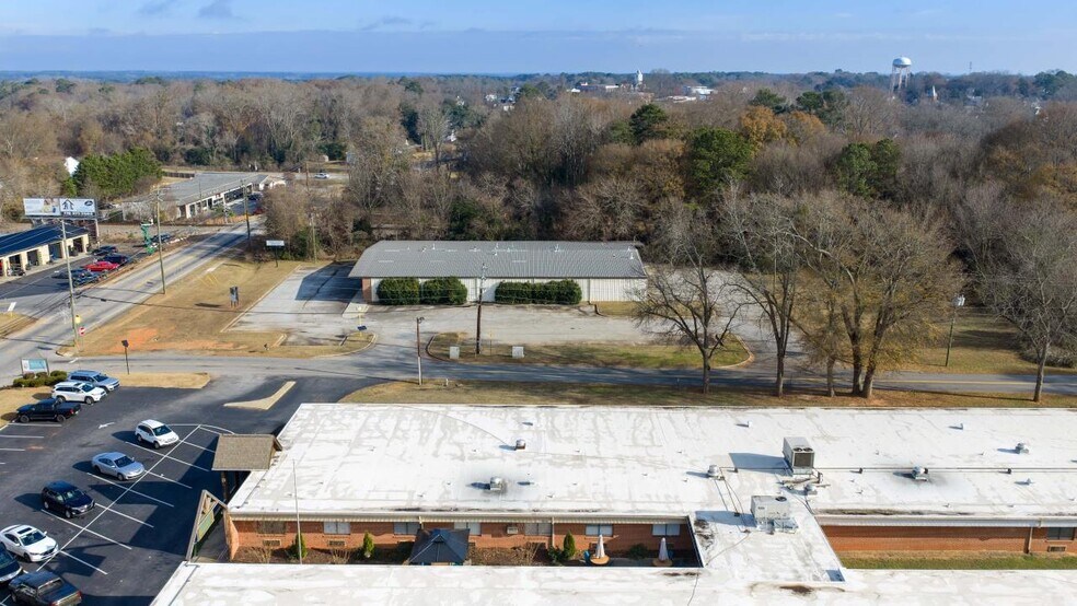 More Photos Of 160 Hampton St, McDonough Freestanding For Sale