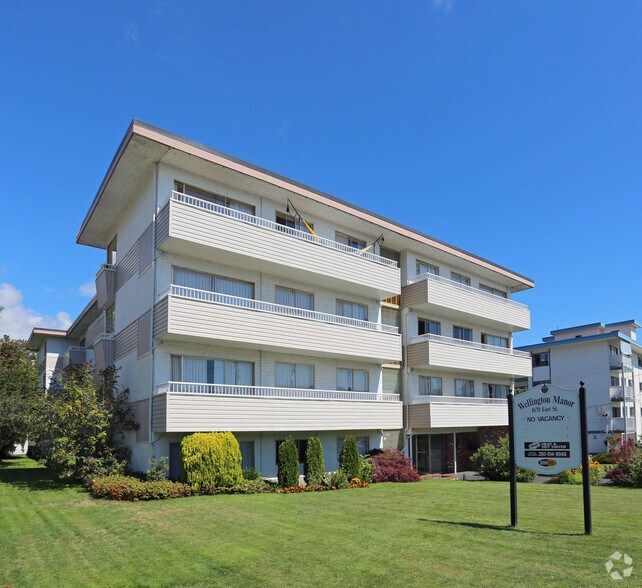 Primary Photo Of 1670 Fort St, Victoria Apartments For Sale