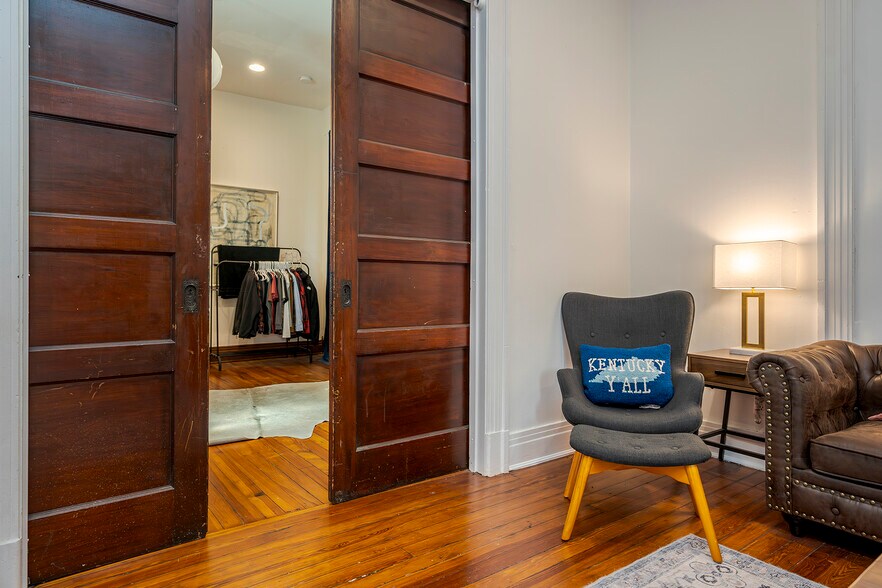 More Photos Of 199 E Loudon Ave, Lexington Office Residential For Sale