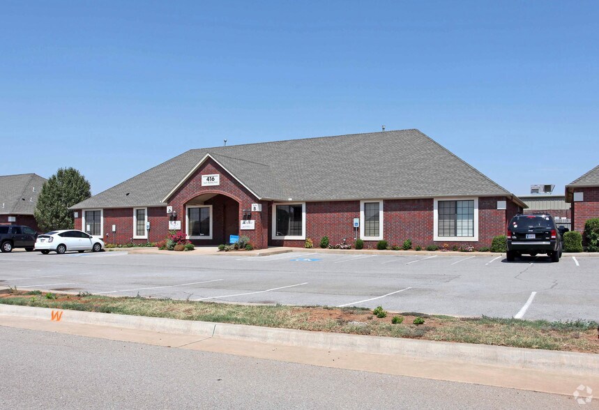 Primary Photo Of 416 S Mustang Rd, Yukon Office For Lease