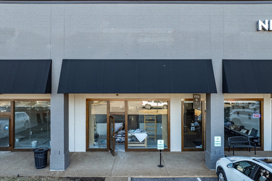 More Photos Of 4609-4637 Poplar Ave, Memphis Unknown For Lease