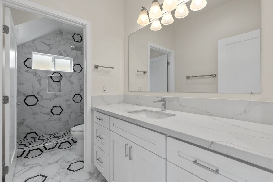 More Photos Of 6144 Pontiac St, San Diego Apartments For Sale
